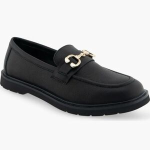 Areosoles Brayla Black Pebbled Loafer Womens Size 7.5  Goldtone Hardwear